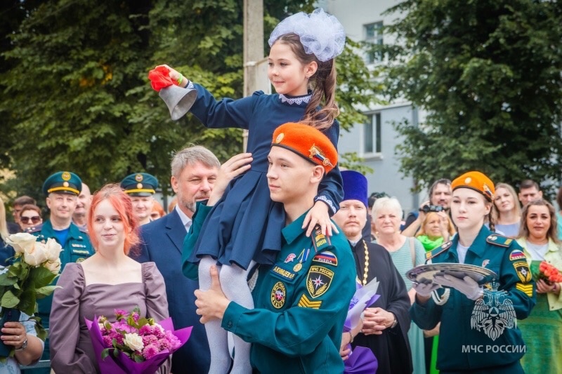 Торжественная линейка, посвященная началу учебного года.